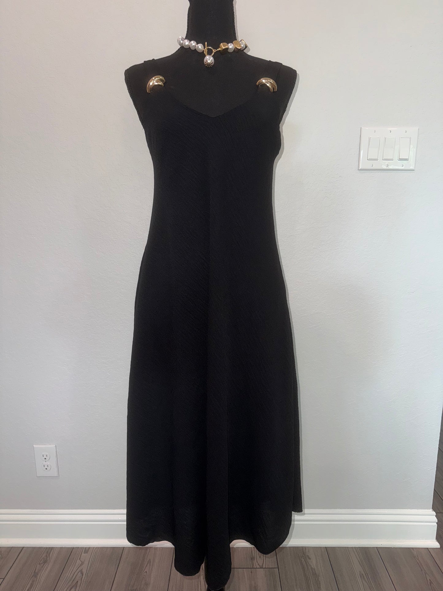 🖤 The Noir Élégance Dress