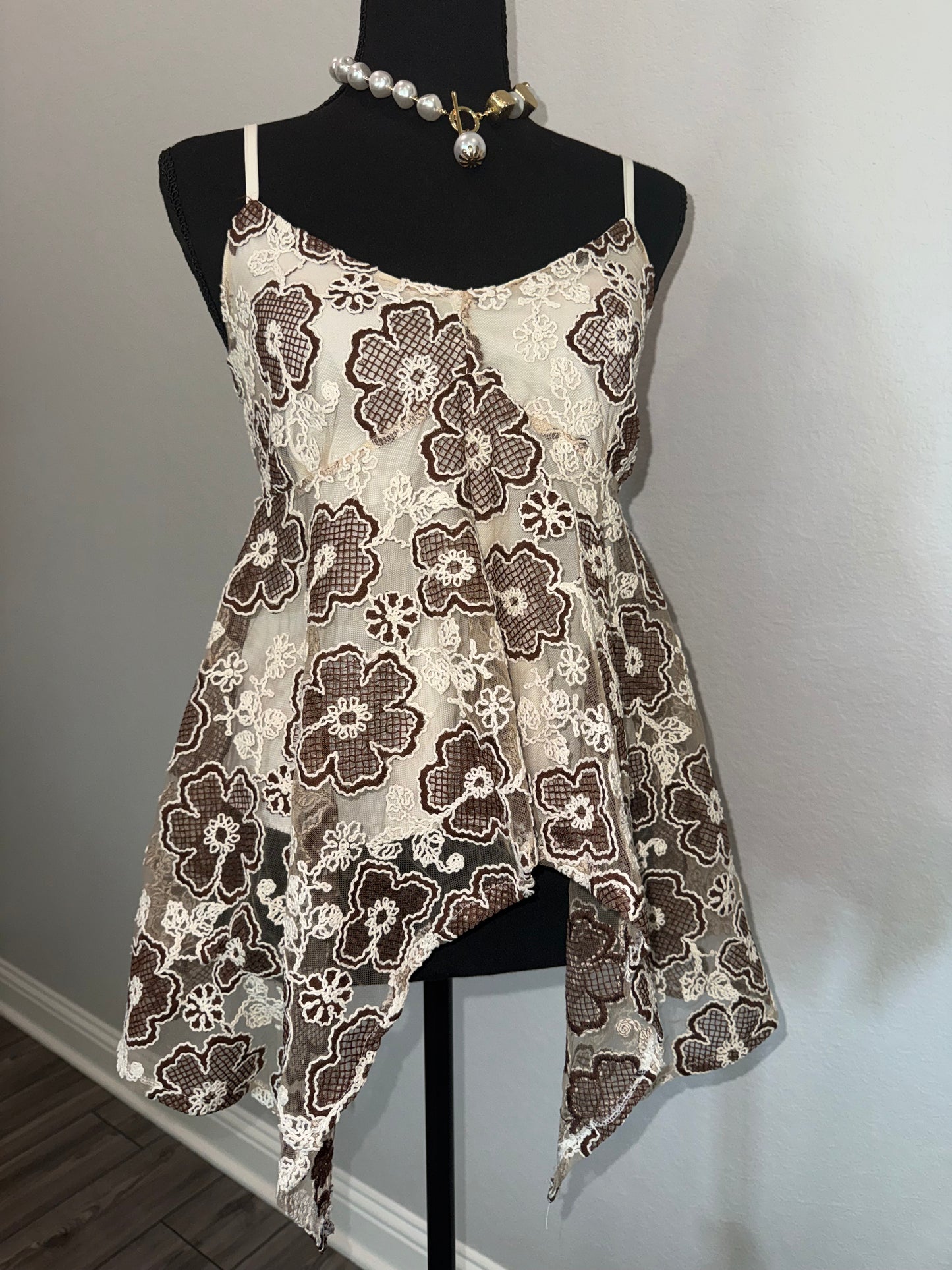 🤎 The Mocha Blossom Lace Top