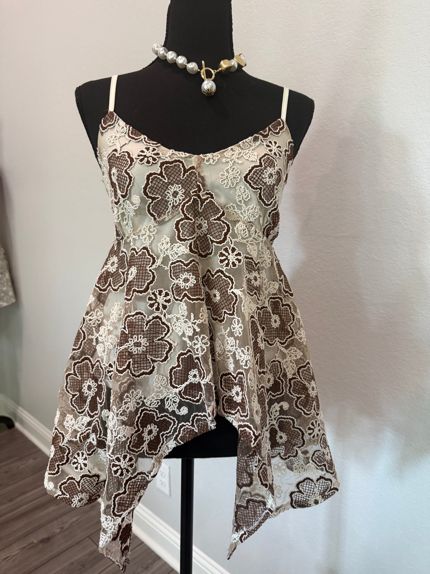 🤎 The Mocha Blossom Lace Top