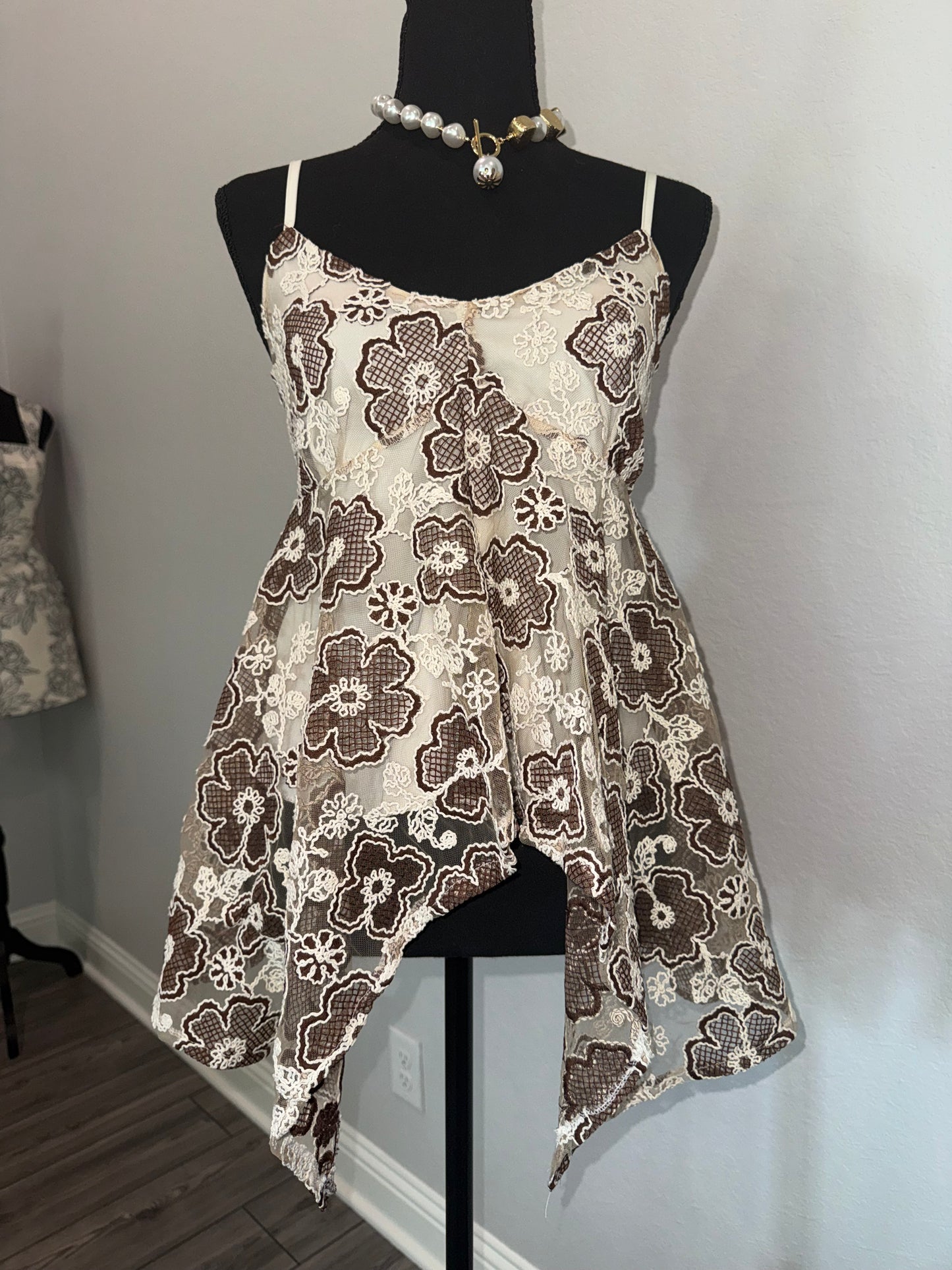 🤎 The Mocha Blossom Lace Top